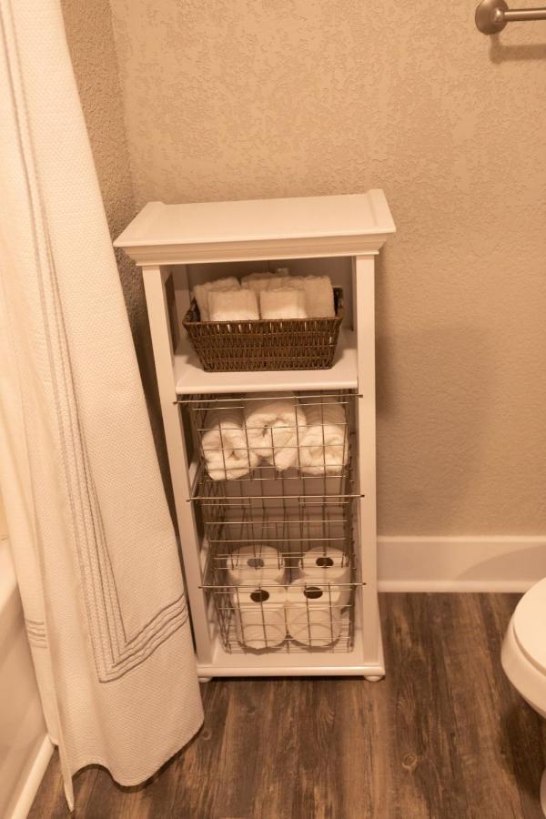 Spacious Rustic Downtown Market St 1 Bedroom Apt, Sleeps Up To 5, Steps To Honeywell & Eagles Theatre Wabash Exteriör bild