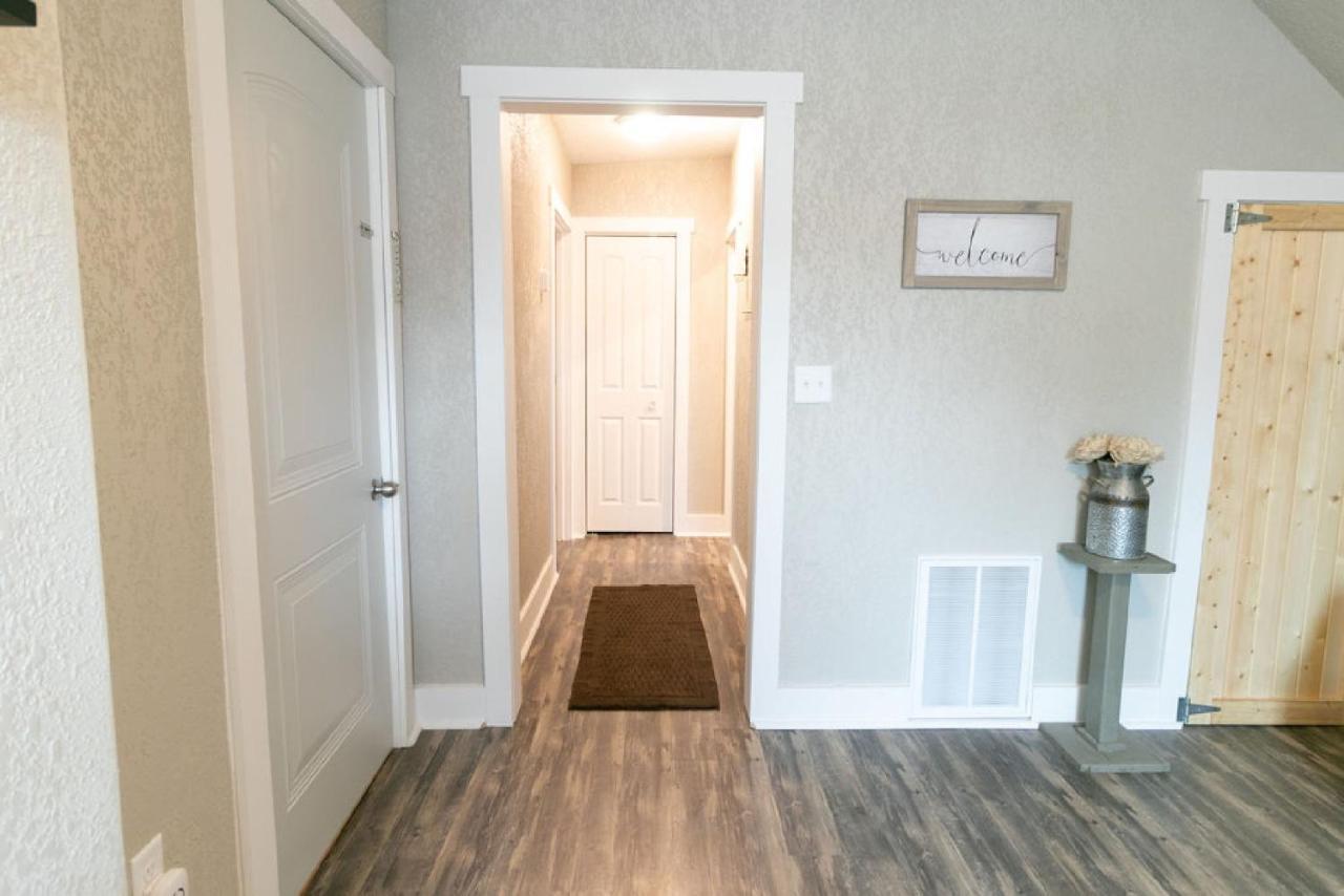 Spacious Rustic Downtown Market St 1 Bedroom Apt, Sleeps Up To 5, Steps To Honeywell & Eagles Theatre Wabash Exteriör bild
