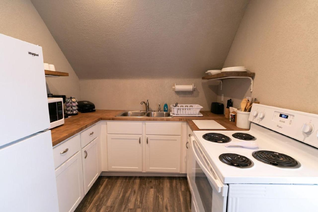 Spacious Rustic Downtown Market St 1 Bedroom Apt, Sleeps Up To 5, Steps To Honeywell & Eagles Theatre Wabash Exteriör bild