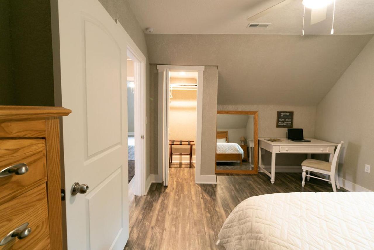 Spacious Rustic Downtown Market St 1 Bedroom Apt, Sleeps Up To 5, Steps To Honeywell & Eagles Theatre Wabash Exteriör bild