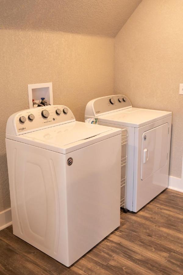 Spacious Rustic Downtown Market St 1 Bedroom Apt, Sleeps Up To 5, Steps To Honeywell & Eagles Theatre Wabash Exteriör bild